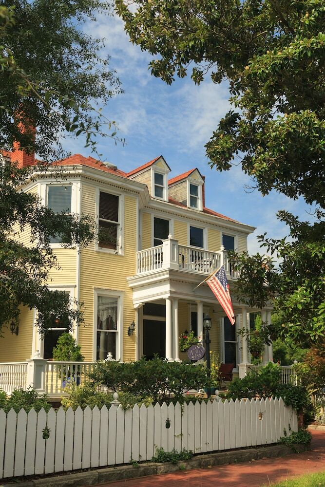 Bed & Breakfast Azalea Inn And Villas