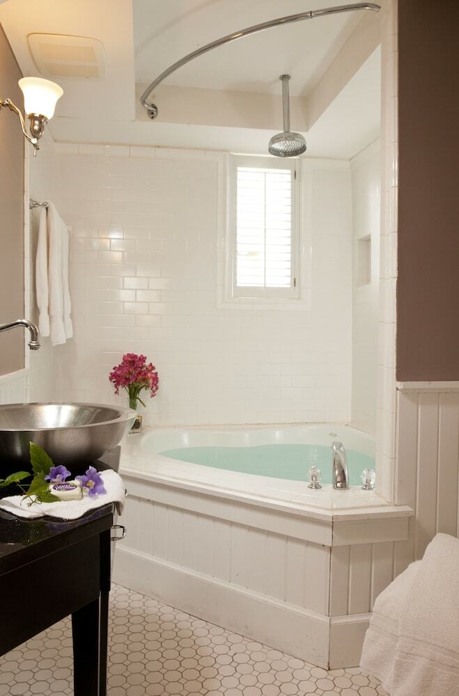 Bed & Breakfast Azalea Inn And Villas
