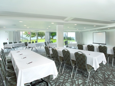 Hilo Naniloa Hotel