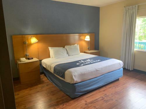 Hotel Days Inn And Suites Savannah