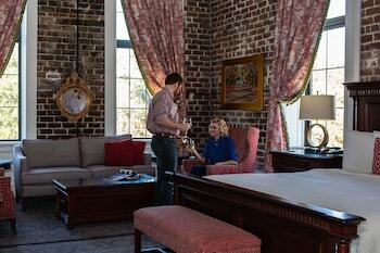 Bed & Breakfast East Bay Inn