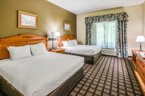 Hotel Clarion Suites Savannah