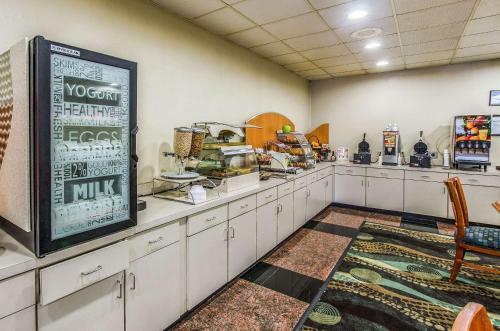 Hotel Clarion Suites Savannah