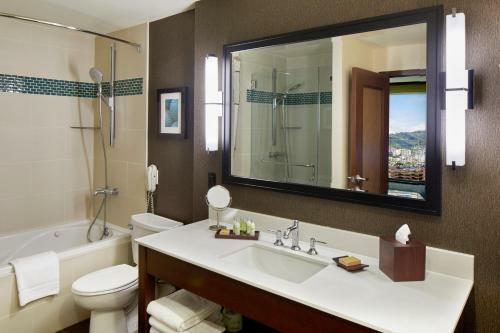 Hotel Doubletree By Hilton Alana - Waikiki Beach