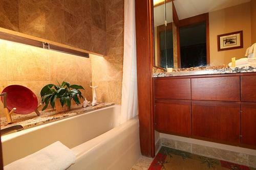 Apartamentos Mauna Lani Terrace By South Kohala Management