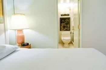 Aston Waikiki Beachside Hotel