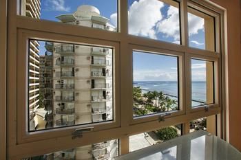 Aston Waikiki Beachside Hotel