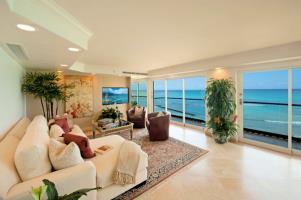 Aston Waikiki Beachside Hotel