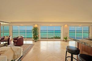 Aston Waikiki Beachside Hotel