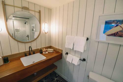 Aparthotel The Surfjack Hotel & Swim Club