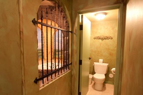 Hotel Destinations Inn Theme Rooms