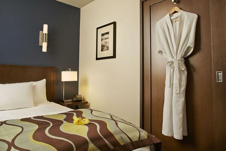 Vive Hotel Waikiki