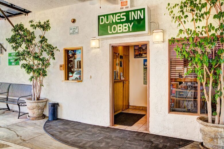 Hotel Dunes Inn Sunset