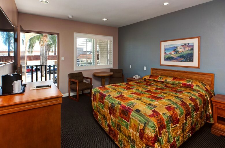 Hotel Dunes Inn Sunset