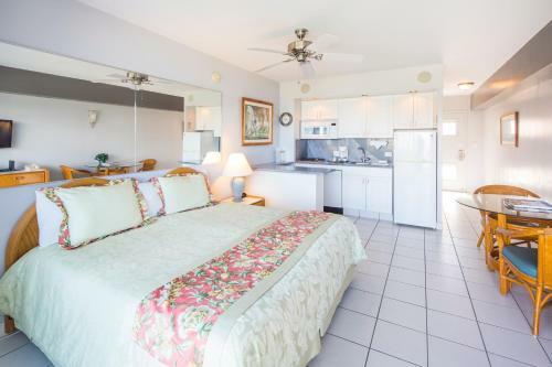 Aparthotel Castle Waikiki Shore Beachfront Condominiums