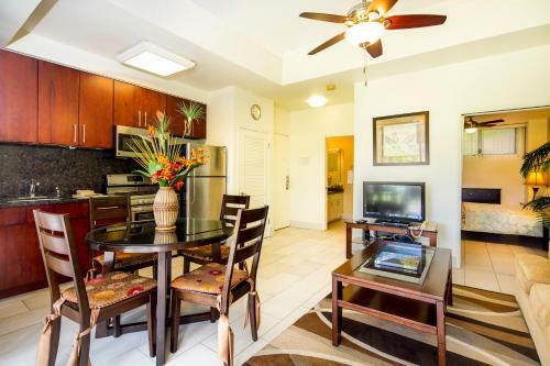 Aparthotel Castle Waikiki Shore Beachfront Condominiums