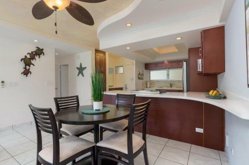 Aparthotel Castle Waikiki Shore Beachfront Condominiums