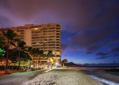 Aparthotel Castle Waikiki Shore Beachfront Condominiums