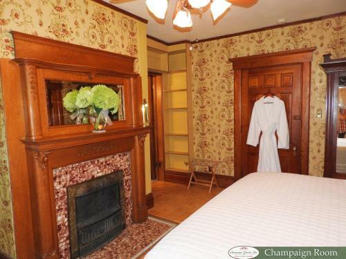 Bed & Breakfast Champaign Garden Inn