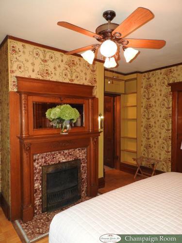 Bed & Breakfast Champaign Garden Inn
