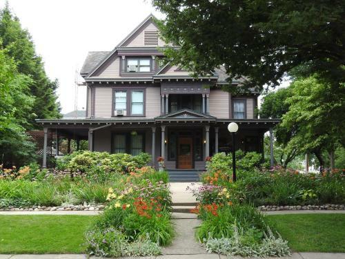Bed & Breakfast Champaign Garden Inn