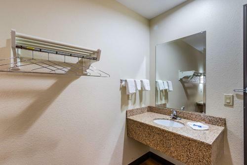 Motel 6 - Urbana