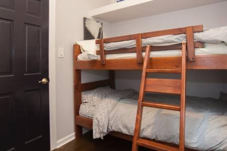 2142 West Walton Apartment