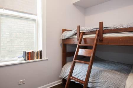 2142 West Walton Apartment