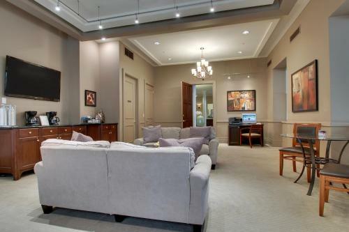 Hotel Dewitt Place