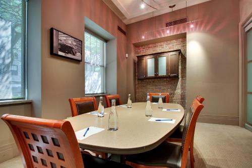 Hotel Dewitt Place
