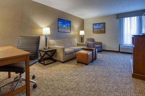 Hotel Drury Inn & Suites St. Louis - Fairview Heights