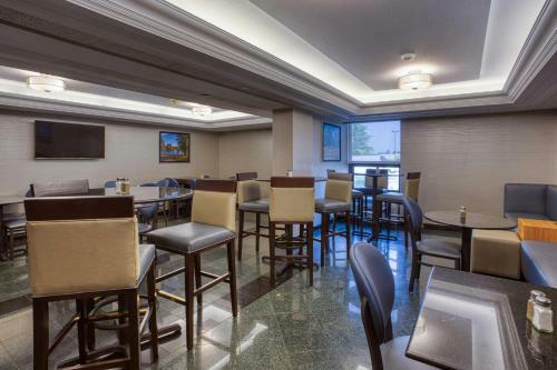 Hotel Drury Inn & Suites St. Louis - Fairview Heights