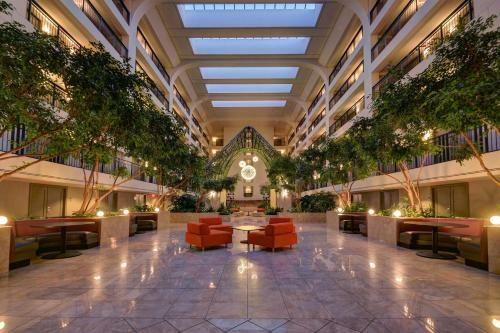 Delta Hotels By Marriott Chicago North Shore Suites