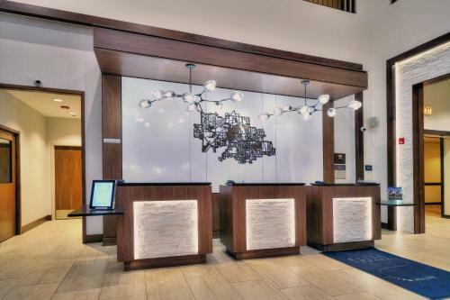 Delta Hotels By Marriott Chicago North Shore Suites