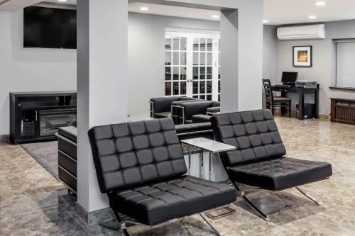 Hotel Baymont By Wyndham Glenview