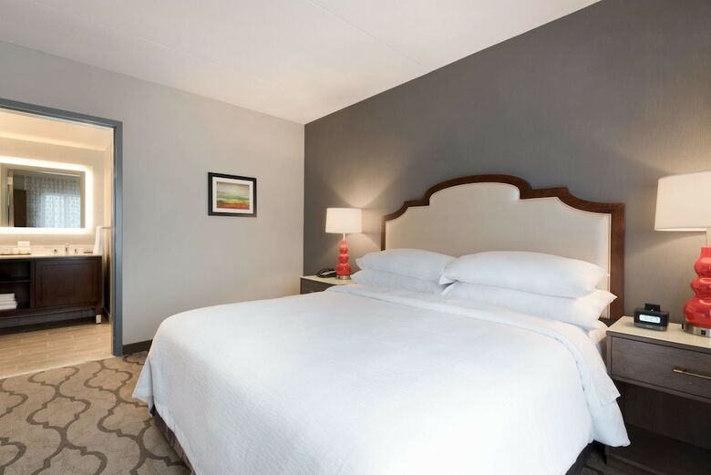 Hotel Embassy Suites Chicago-naperville
