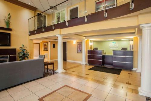 Hotel Quality Inn & Suites St. Charles