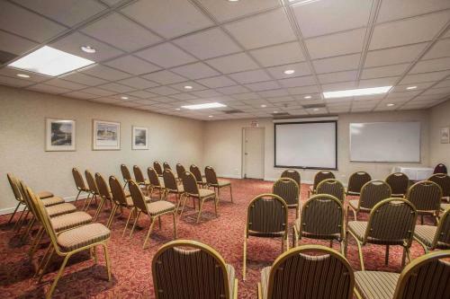 Hotel Quality Inn & Suites St. Charles