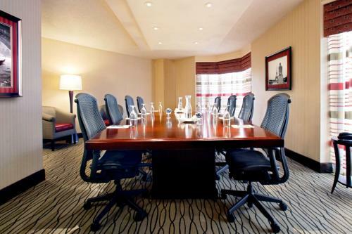 Hotel Hilton Rosemont Chicago O'hare