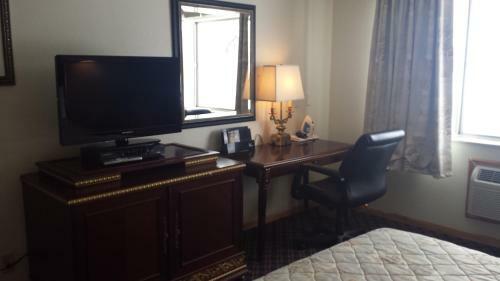 Hotel Americas Best Inn & Suites Urbana