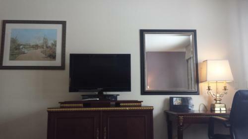 Hotel Americas Best Inn & Suites Urbana