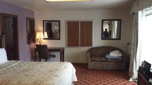 Hotel Americas Best Inn & Suites Urbana