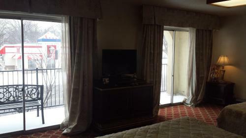 Hotel Americas Best Inn & Suites Urbana