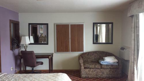 Hotel Americas Best Inn & Suites Urbana