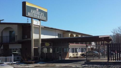 Hotel Americas Best Inn & Suites Urbana