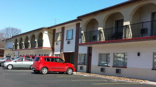 Hotel Americas Best Inn & Suites Urbana