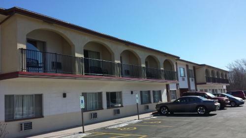 Hotel Americas Best Inn & Suites Urbana