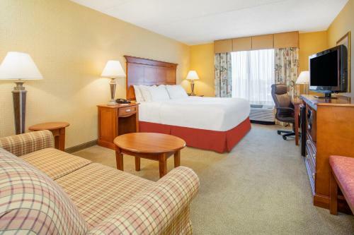 Holiday Inn Express Hotel & Suites Bloomington