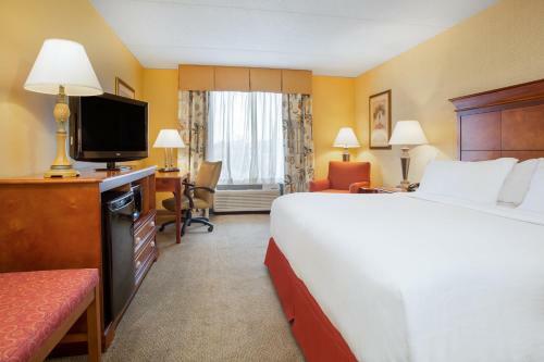 Holiday Inn Express Hotel & Suites Bloomington