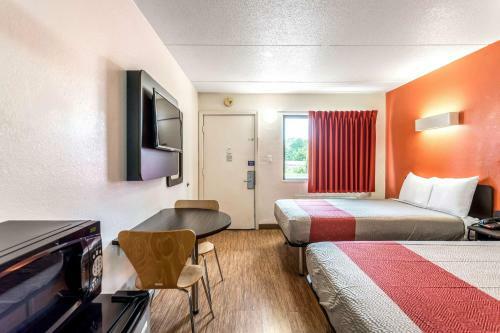 Motel 6 Evansville